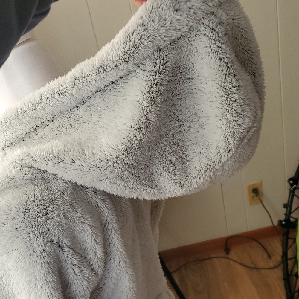 Cozy Gray Button-Up Women's Sweater - Picture 7 of 10